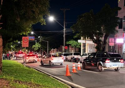 Fiscaliza&ccedil;&atilde;o ocorreu entre a noite de sexta-feira e a madrugada de s&aacute;bado em dois pontos estrat&eacute;gicos da cidade