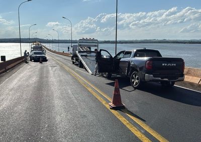 No dia 8 de agosto, motorista de caminhonete roubada tentou atropelar um PRF, invadiu a contram&atilde;o, bateu em ve&iacute;culos e admitiu uso de coca&iacute;na