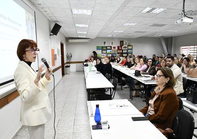 Com mais de 70 participantes na Unipar, evento do CMAS expande treinamento para trabalhadores de ONGs e do servi&ccedil;o p&uacute;blico