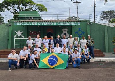 Disputa com carabina de press&atilde;o reuniu atiradores do contingente atual e ex-combatentes no estande da unidade militar local