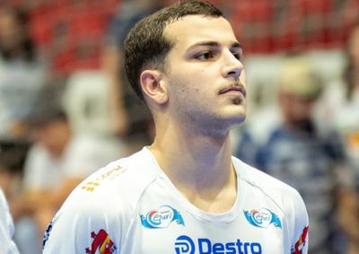 Jogando diante da torcida no gin&aacute;sio Am&aacute;rio Vieira da Costa, equipe confirmou a classifica&ccedil;&atilde;o e agora encara o Campo Mour&atilde;o