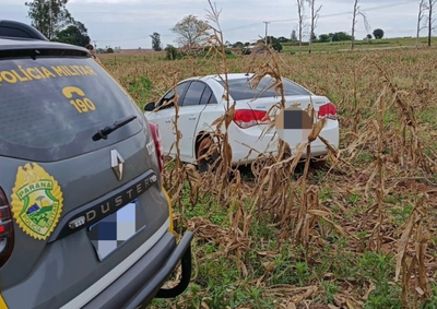Ap&oacute;s consulta ao sistema por meio da numera&ccedil;&atilde;o do chassi, os policiais confirmaram que o autom&oacute;vel possu&iacute;a alerta de furto