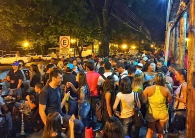 De boates a beach clubs esportivos, como o comportamento social da Capital da Amizade se transformou nos &uacute;ltimos anos?