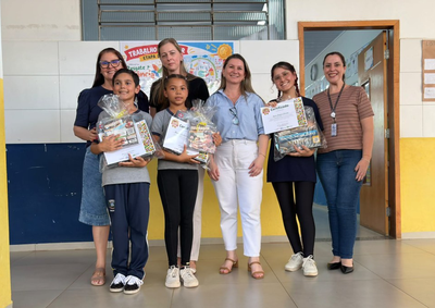Os vencedores foram Augusto Castro Mandoti e Mayara Cristina Santos de Jesus, orientados pela professora Kyara Bonfim Silveira
