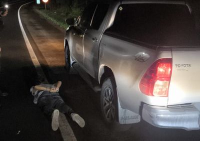 Caminhonete foi recuperada pela PM em Gua&iacute;ra; documentos do propriet&aacute;rio estavam dentro do ve&iacute;culo