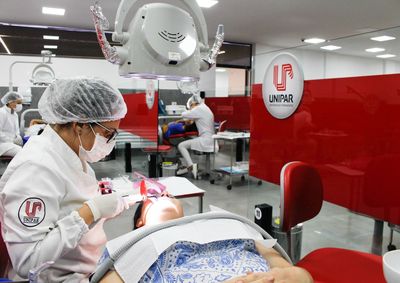Atividades das 9h &agrave;s 12h apresentam rotina de dentistas e veterin&aacute;rios a futuros universit&aacute;rios e familiares