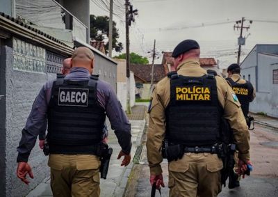 Buscas em 12 munic&iacute;pios apuram repasse de imagens de viol&ecirc;ncia; 12 militares foram afastados do servi&ccedil;o operacional