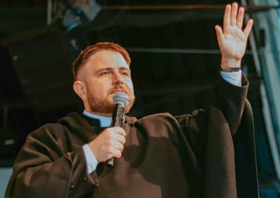 Celebra&ccedil;&atilde;o integra a 1&ordf; Campanha de Ora&ccedil;&atilde;o Talhas de Can&aacute;, que re&uacute;ne diferentes sacerdotes durante toda a semana
