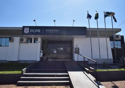 Durante os trabalhos, os policiais abordaram os suspeitos em via p&uacute;blica e encontraram com eles um notebook, fones de ouvido, &oacute;culos de grau e joias