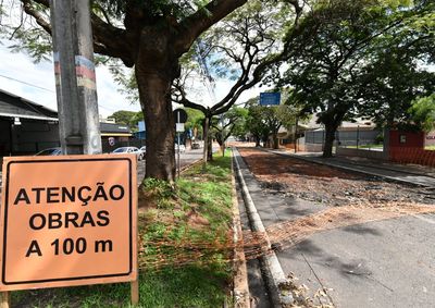 Chuvas atrasam cronograma de drenagem no Centro, mas prefeitura mant&eacute;m frentes em toda a cidade, incluindo novas UBS e escola