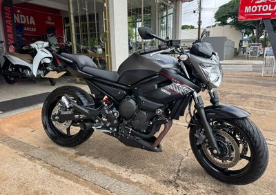 YAMAHA XJ6