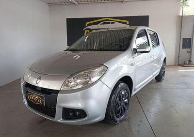 Renault SANDERO