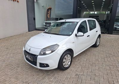 Renault SANDERO