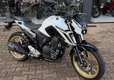 YAMAHA FZ25