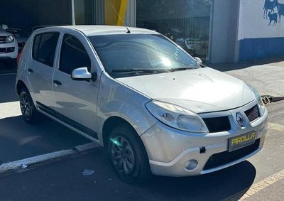 Renault SANDERO