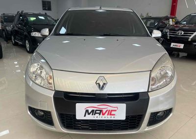 Renault SANDERO