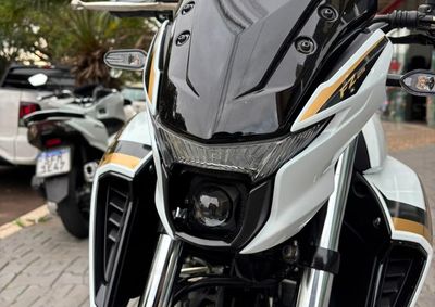 YAMAHA FZ25