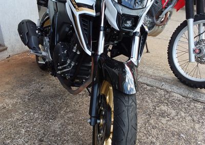 YAMAHA FZ25