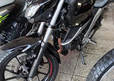 YAMAHA FZ25