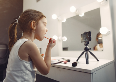 O objetivo &eacute; prevenir e combater situa&ccedil;&otilde;es em que menores sejam expostos a figurinos, coreografias, falas, propagandas, eventos ou conte&uacute;dos com conota&ccedil;&atilde;o.