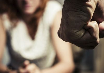 A mulher relatou ter sido agredida com socos em diversas partes do corpo
