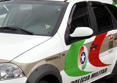 Motorista relatou que pe&ccedil;a atingiu a parte inferior do carro e provocou aparente vazamento de combust&iacute;vel.
