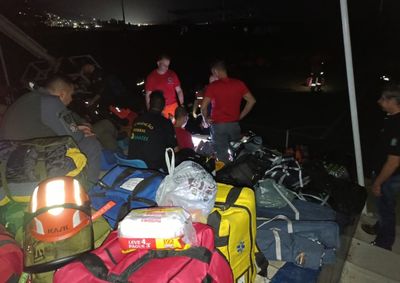 Bombeiros paranaenses atuam em La Guaira, onde o cen&aacute;rio &eacute; de destrui&ccedil;&atilde;o e como&ccedil;&atilde;o