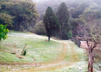 Munic&iacute;pio marcou 0,4&deg;C na manh&atilde; desta quinta-feira (18) e ficou entre os menores registros de temperatura do estado, segundo a Defesa Civil.
