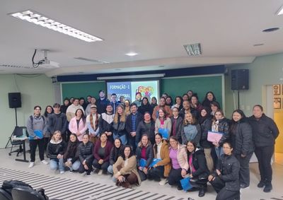 Capacita&ccedil;&atilde;o foi realizada com os novos servidores que atuam diretamente com os alunos do munic&iacute;pio