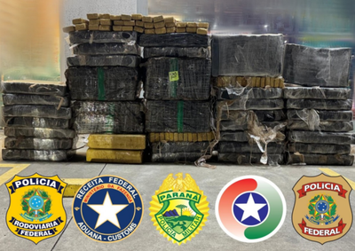 Suspeito abandonou caminhonete carregada com cerca de 700 quilos de maconha e foi localizado ap&oacute;s horas de buscas.