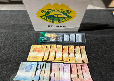 Ocorr&ecirc;ncias foram registradas no s&aacute;bado. Suspeitos foram flagrados com drogas e encaminhados &agrave; delegacia.