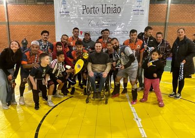 Na grande decis&atilde;o, o Santa Rosa conquistou o t&iacute;tulo da Copa Prata, enquanto a equipe Velha Guarda sagrou-se campe&atilde; da Copa Ouro.