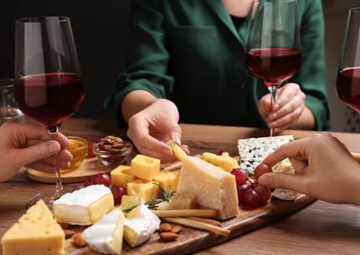 Experi&ecirc;ncia no Restaurante Bahniuk re&uacute;ne degusta&ccedil;&atilde;o orientada, marcas renomadas e voucher para compra de vinho.