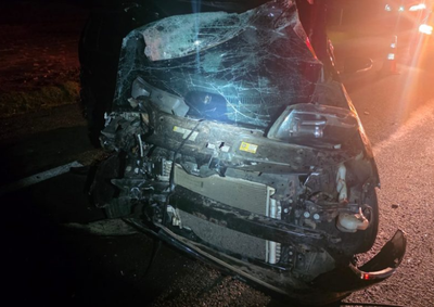 Colis&atilde;o entre um VW/Fox de Santo Ant&ocirc;nio da Platina e uma carreta ocorreu em Jacarezinho. Outras duas pessoas ficaram gravemente feridas.