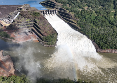 Chuvas elevaram o n&iacute;vel dos reservat&oacute;rios e aumentaram a vaz&atilde;o do rio em todo o Paran&aacute;. 