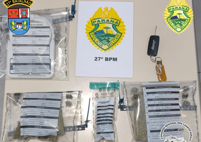 Pol&iacute;cia encontrou por&ccedil;&otilde;es de maconha com o suspeito e, na resid&ecirc;ncia dele, apreendeu mais drogas e uma balan&ccedil;a de precis&atilde;o.