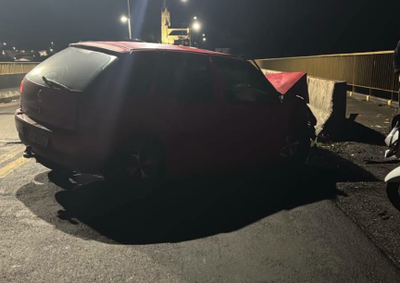 Motorista disse que teve a vis&atilde;o ofuscada pela luz alta de um caminh&atilde;o que seguia no sentido contr&aacute;rio.