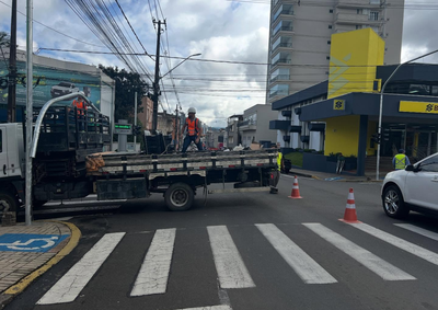 Trabalhos come&ccedil;aram no cruzamento da Rua Sete de Setembro com a Rua Frei Rog&eacute;rio e devem seguir para a Rua Matos Costa nesta quinta-feira (23)