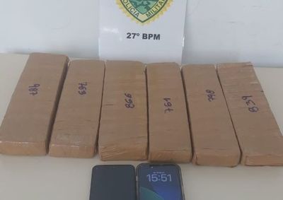 Homem confessou que transportava a droga em um ve&iacute;culo abandonado &agrave;s margens da BR-476 e foi encaminhado &agrave; delegacia.