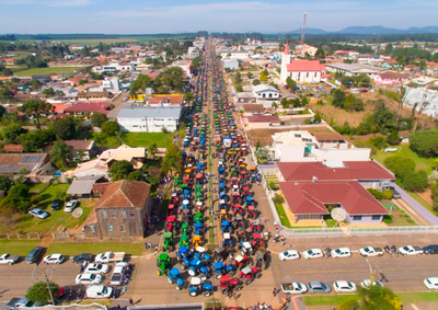 Segundo a prefeitura, adiamento considera dificuldades na organiza&ccedil;&atilde;o da festa e circunst&acirc;ncias relacionadas &agrave; Opera&ccedil;&atilde;o P&atilde;o e Circo.