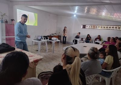 Encontro abordou o processo eleitoral, o exerc&iacute;cio consciente do voto e a import&acirc;ncia da participa&ccedil;&atilde;o social