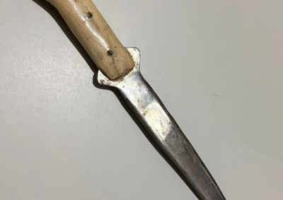 Mulher relatou &agrave; PM que era impedida de sair de casa e de usar telefone. Suspeito tamb&eacute;m teria feito amea&ccedil;as de morte com uma faca.