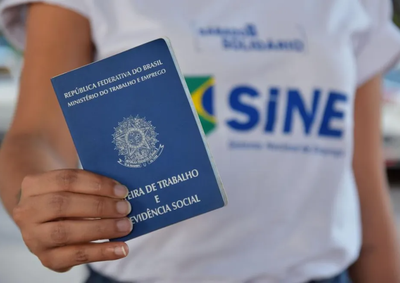 H&aacute; vagas para diferentes &aacute;reas e n&iacute;veis de escolaridade. Interessados devem procurar o Sine com CPF ou carteira de trabalho.