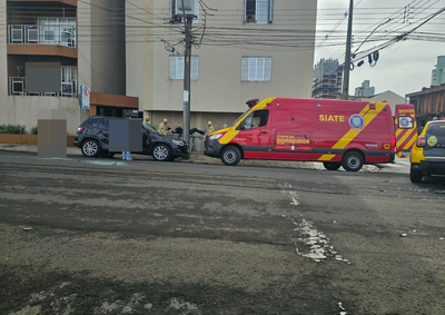 Acidente aconteceu na manh&atilde; desta ter&ccedil;a-feira (22), no cruzamento das ruas Coronel Jo&atilde;o Gualberto e Dom Pedro II