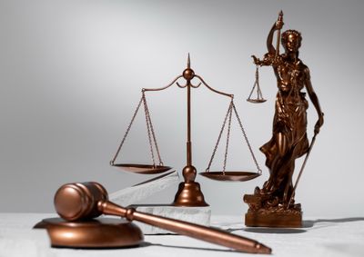 Decis&atilde;o considerou que havia v&iacute;nculo afetivo, mas n&atilde;o ficaram comprovados conviv&ecirc;ncia familiar, depend&ecirc;ncia econ&ocirc;mica e reconhecimento social como casal.