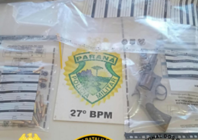A moradora da casa relatou que as armas pertenciam ao seu ex-convivente, que tamb&eacute;m &eacute; alvo de um mandado judicial