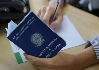 H&aacute; vagas para &aacute;reas como ind&uacute;stria, produ&ccedil;&atilde;o, com&eacute;rcio e servi&ccedil;os, com diferentes requisitos de experi&ecirc;ncia e forma&ccedil;&atilde;o.