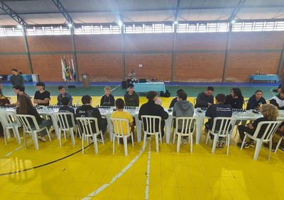 Competi&ccedil;&atilde;o reuniu estudantes e enxadristas de institui&ccedil;&otilde;es de Porto Uni&atilde;o, Uni&atilde;o da Vit&oacute;ria, Bituruna, Irine&oacute;polis e Paula Freitas