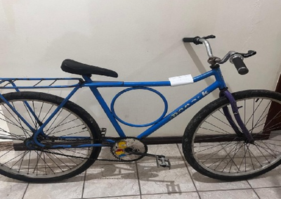 Uma guarni&ccedil;&atilde;o foi at&eacute; o local e realizou o recolhimento da bicicleta, que ficou sob responsabilidade da Pol&iacute;cia Militar