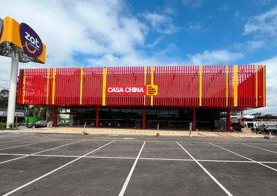 Nova unidade ter&aacute; 2 mil m&sup2;, estacionamento gratuito com 150 vagas, oito check-outs e mix de mais de 100 mil produtos. Loja abre neste s&aacute;bado (17), &agrave;s 9h.